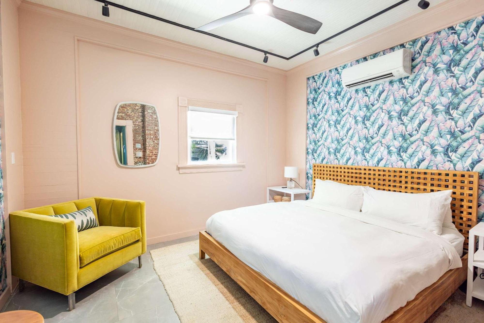 Takeover At The Grand Maloney Key West Exterior photo